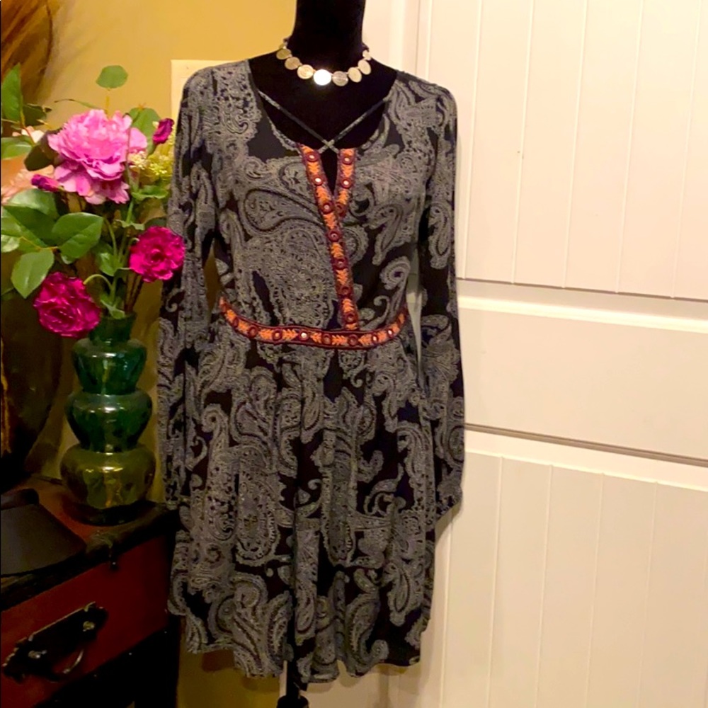 Xhilaration embroidered dress